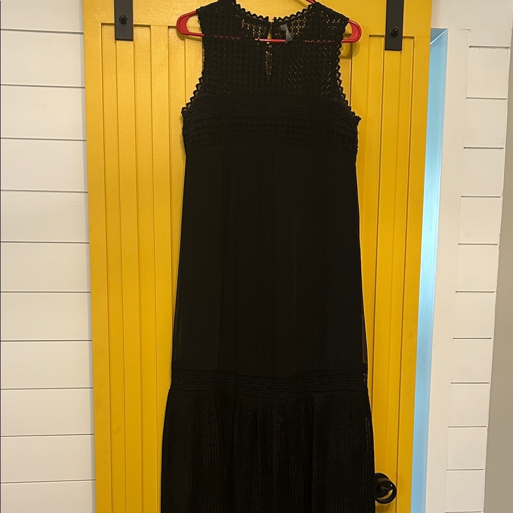 Chic Black Sleeveless Maxi Dress